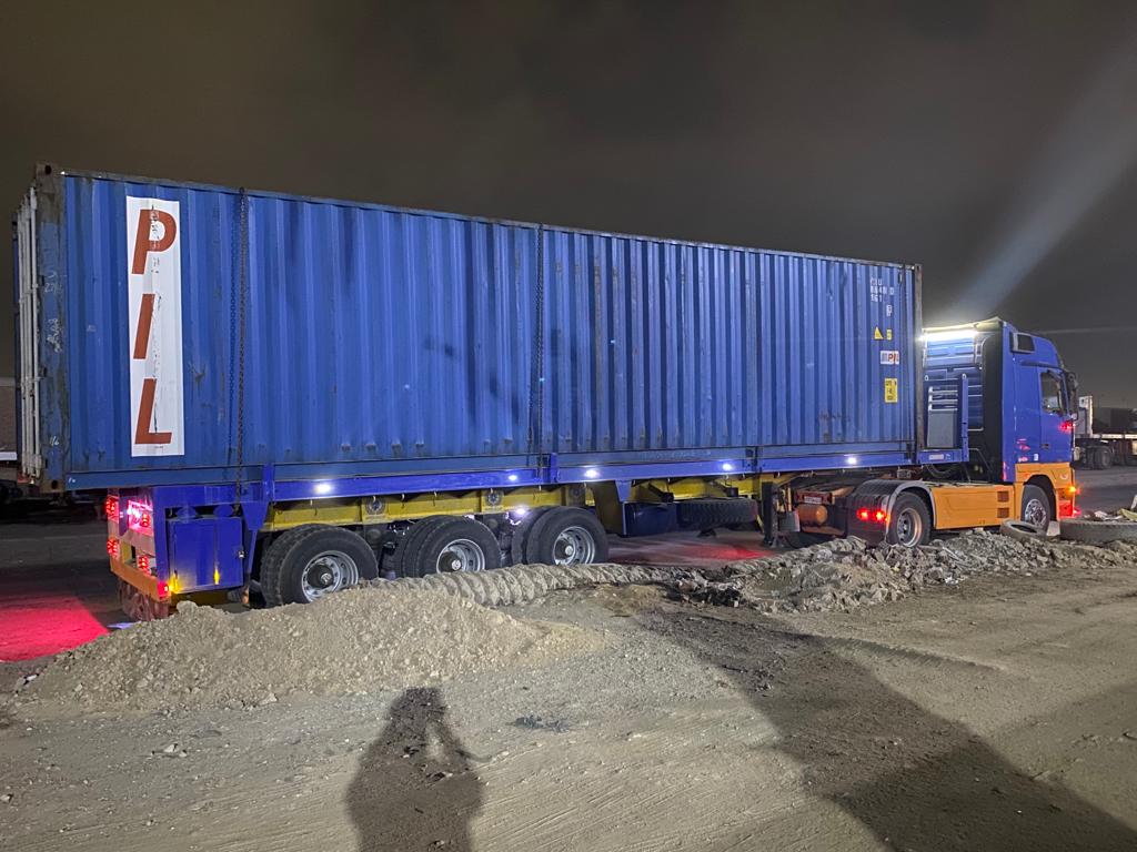 الشحن البري